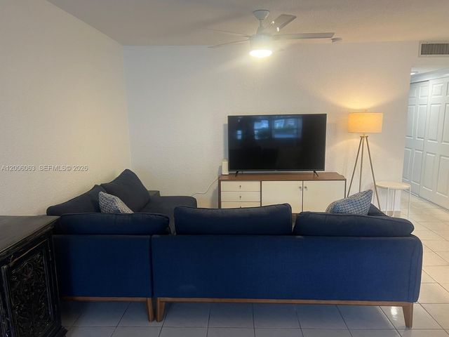 181 NE 14th Ave 20A, Hallandale Beach, FL 33009