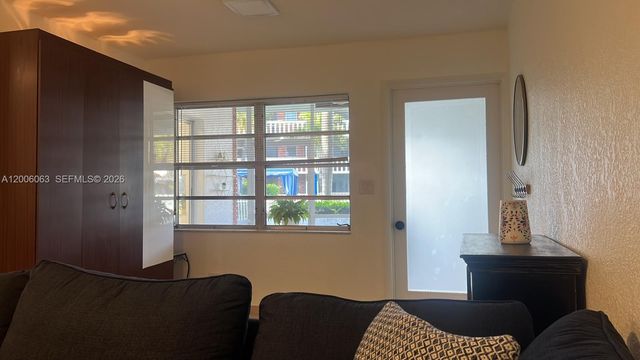 181 NE 14th Ave 20A, Hallandale Beach, FL 33009