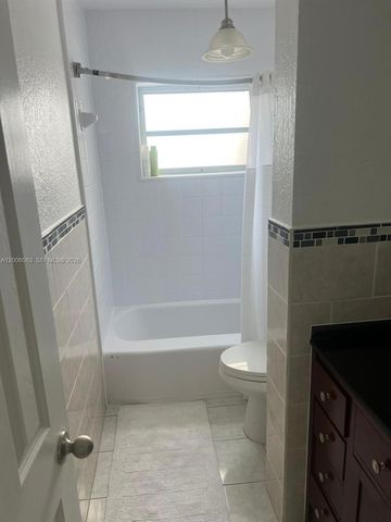 181 NE 14th Ave 20A, Hallandale Beach, FL 33009