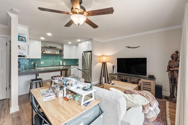 2500 Steck Ave 22, Austin, TX 78757