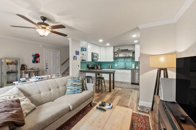 2500 Steck Ave 22, Austin, TX 78757