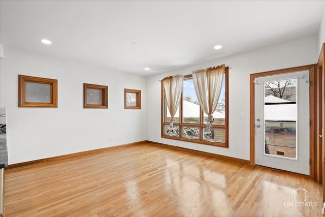 1213 W 33rd Place, Chicago, IL 60608