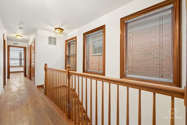 1213 W 33rd Place, Chicago, IL 60608