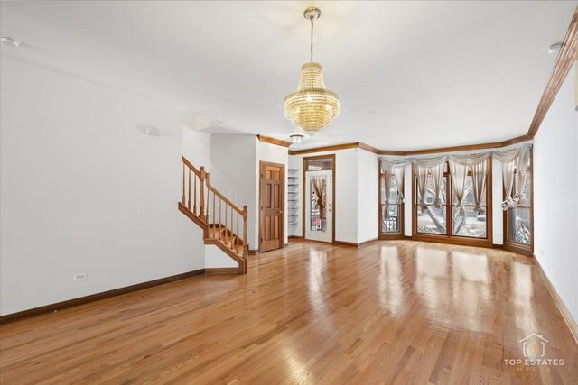 1213 W 33rd Place, Chicago, IL 60608