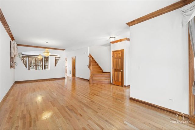 1213 W 33rd Place, Chicago, IL 60608