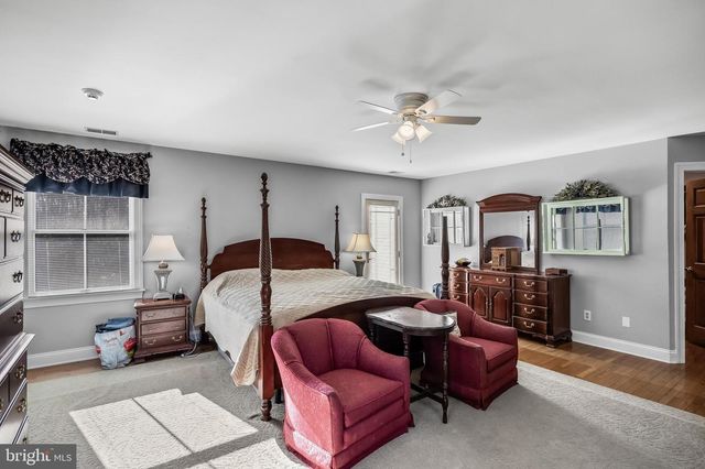 3 S LAKESIDE DR W, Medford, NJ 08055