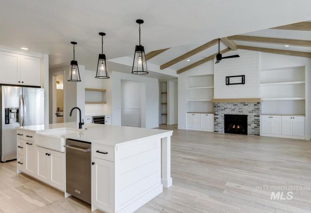 7655 W Meltwater Ln, Eagle, ID 83616