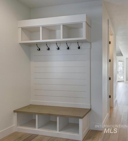 7655 W Meltwater Ln, Eagle, ID 83616