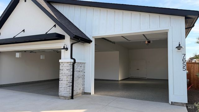 7655 W Meltwater Ln, Eagle, ID 83616