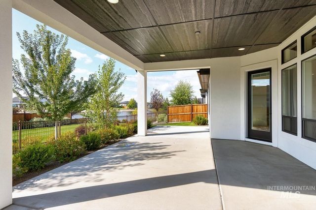7655 W Meltwater Ln, Eagle, ID 83616