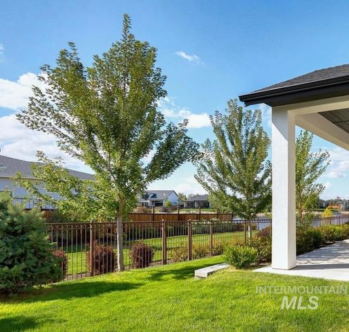 7655 W Meltwater Ln, Eagle, ID 83616