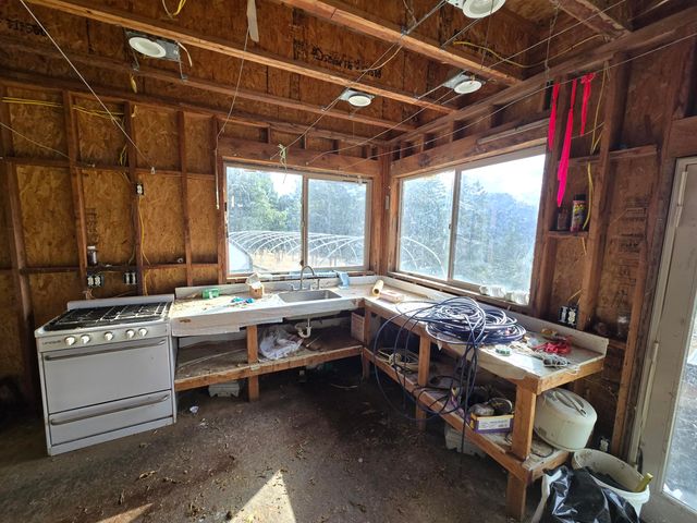 00 Reed Loop Road, Garberville, CA 95542