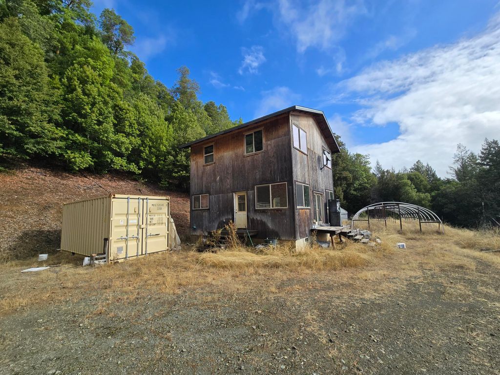 00 Reed Loop Road, Garberville, CA 95542