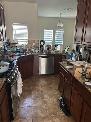 3833 Stepping Stone Way, Stockton, CA 95204