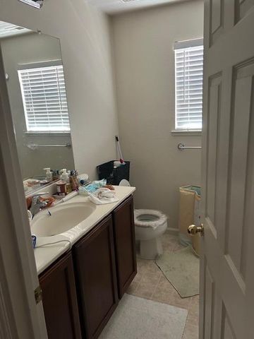 3833 Stepping Stone Way, Stockton, CA 95204