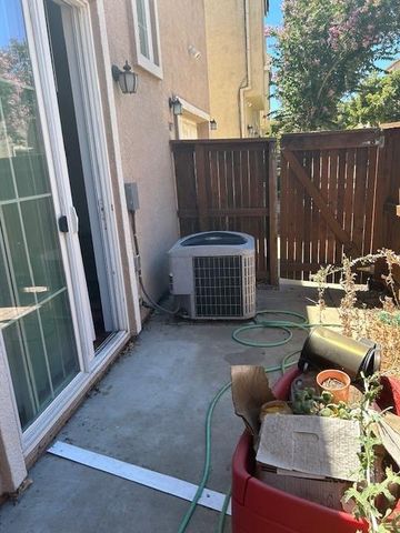 3833 Stepping Stone Way, Stockton, CA 95204