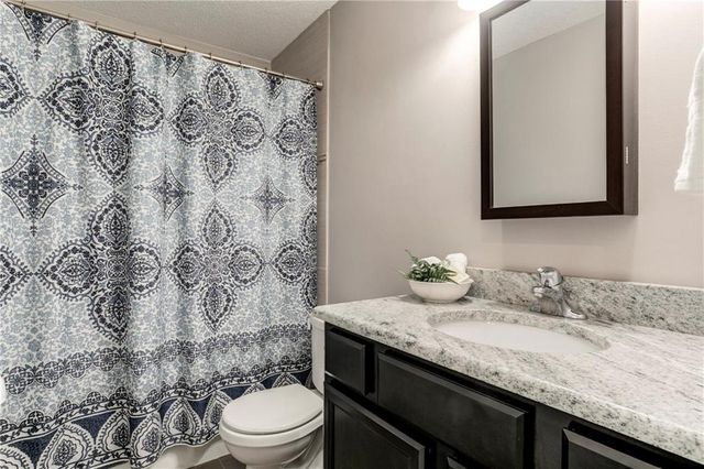 9132 DARNELL Street, Lenexa, KS 66215
