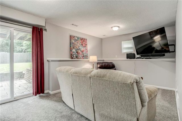9132 DARNELL Street, Lenexa, KS 66215