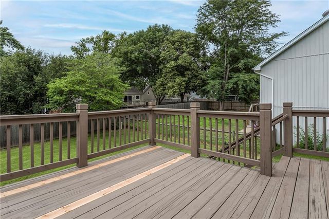9132 DARNELL Street, Lenexa, KS 66215