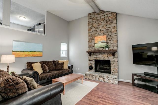 9132 DARNELL Street, Lenexa, KS 66215