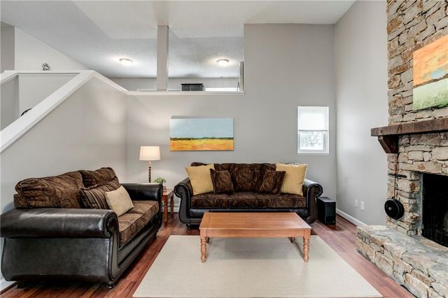 9132 DARNELL Street, Lenexa, KS 66215