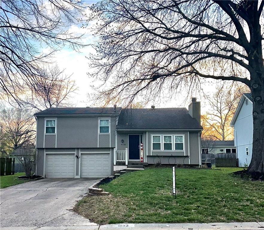 9132 DARNELL Street, Lenexa, KS 66215