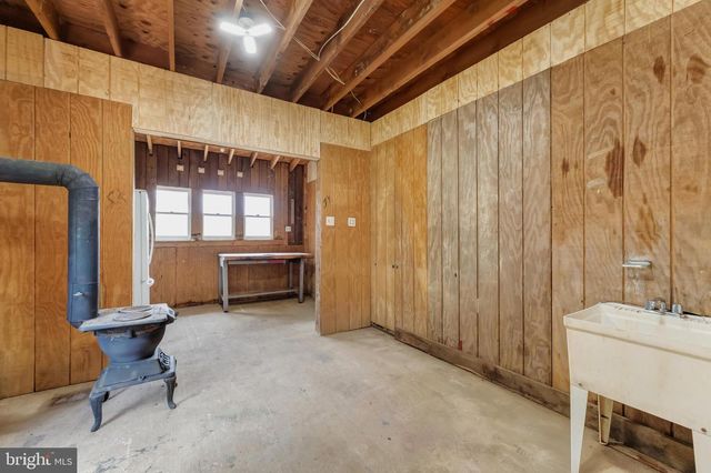 38045 DAWSON GAP LN, Hillsboro, VA 20132