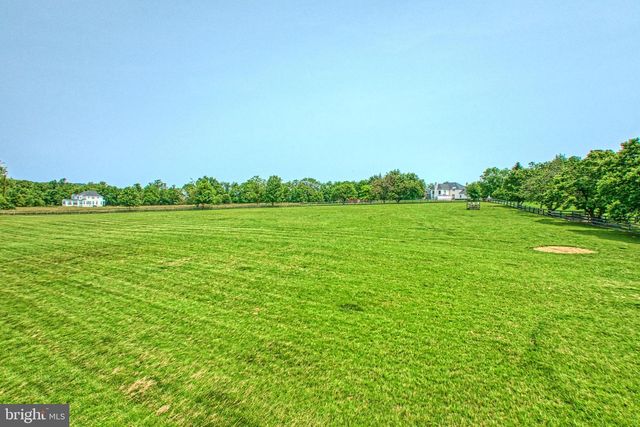 38045 DAWSON GAP LN, Hillsboro, VA 20132