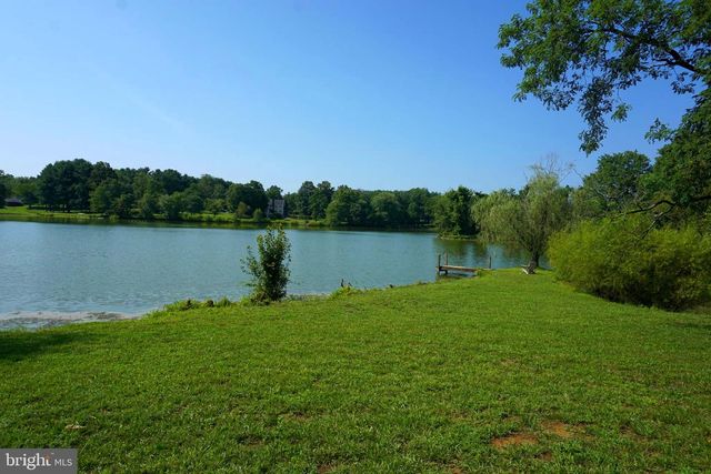38045 DAWSON GAP LN, Hillsboro, VA 20132