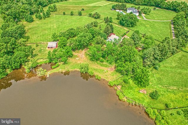 38045 DAWSON GAP LN, Hillsboro, VA 20132