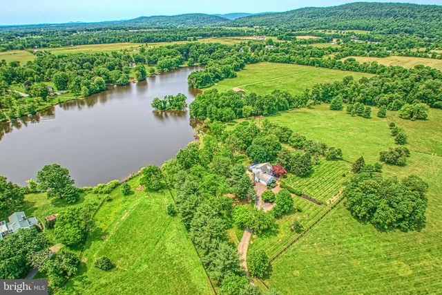 38045 DAWSON GAP LN, Hillsboro, VA 20132