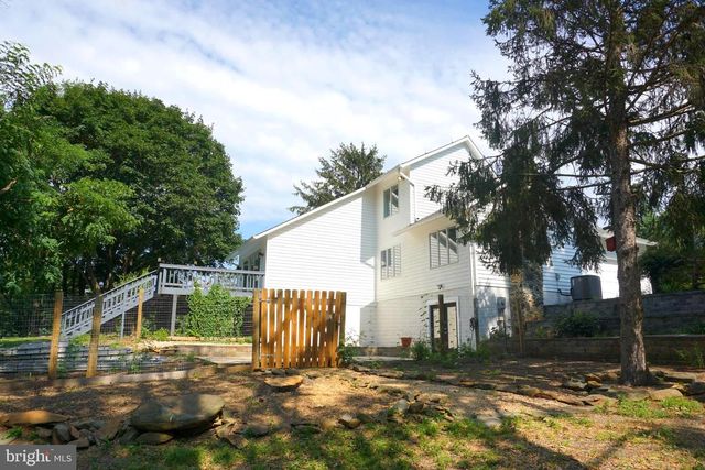 38045 DAWSON GAP LN, Hillsboro, VA 20132