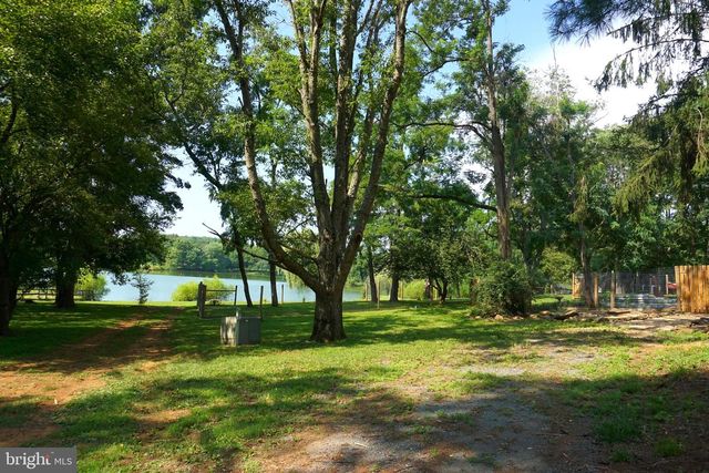38045 DAWSON GAP LN, Hillsboro, VA 20132