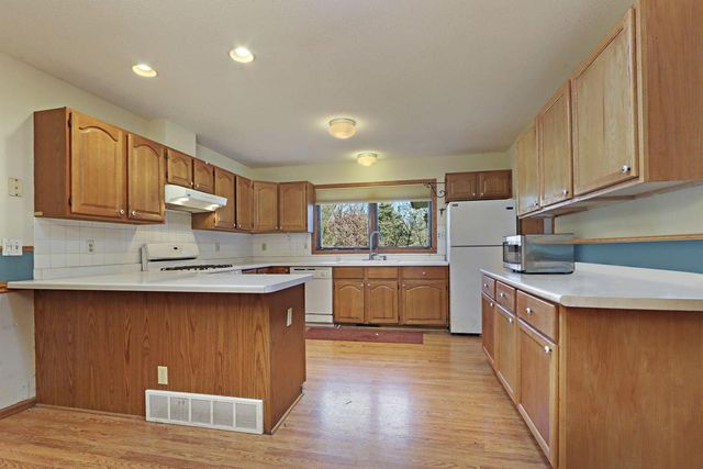 N1420 Cedar ROAD, Genoa City, WI 53128