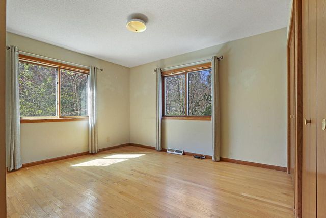 N1420 Cedar ROAD, Genoa City, WI 53128