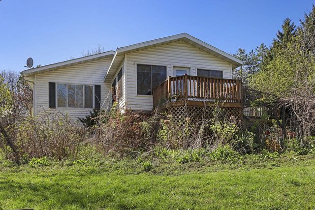 N1420 Cedar ROAD, Genoa City, WI 53128