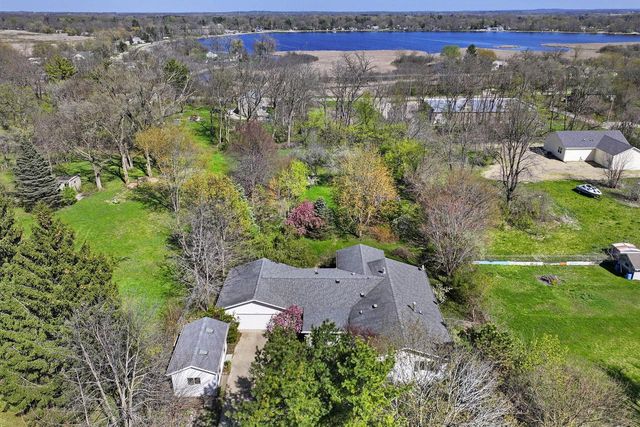 N1420 Cedar ROAD, Genoa City, WI 53128