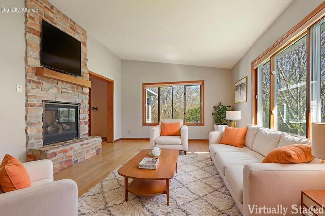 N1420 Cedar ROAD, Genoa City, WI 53128