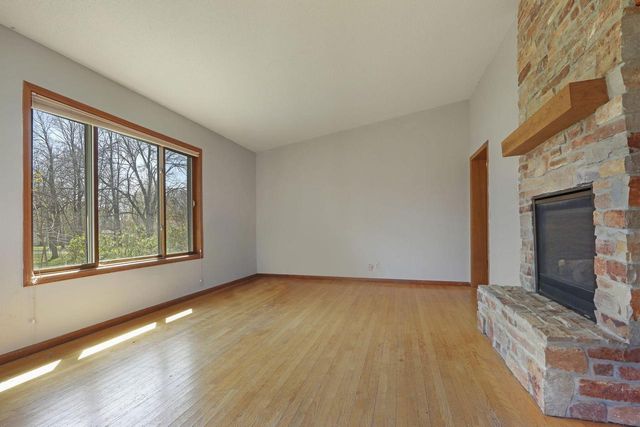 N1420 Cedar ROAD, Genoa City, WI 53128