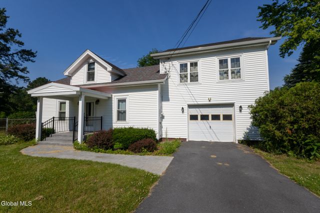 595 Gansevoort Road, Moreau, NY 12803