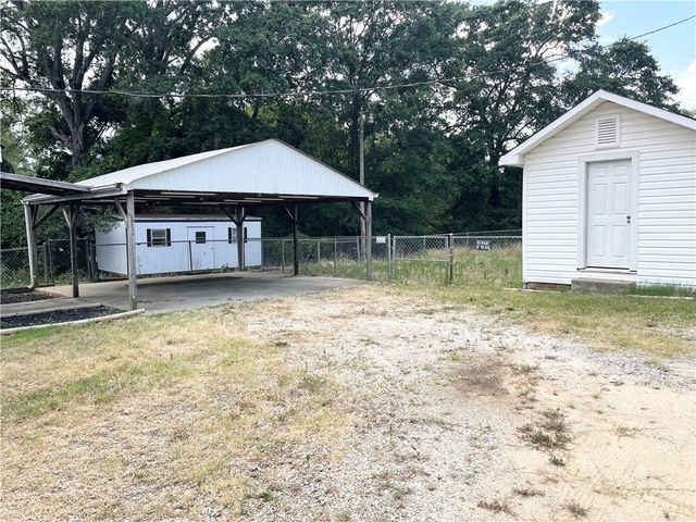 208 Hampton Street, Iva, SC 29655