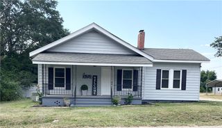 208 Hampton Street, Iva, SC 29655