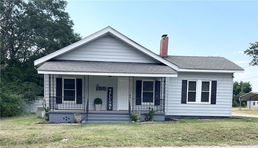 208 Hampton Street, Iva, SC 29655