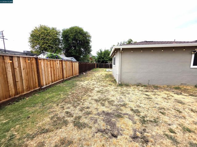 2068 Revere Dr, Concord, CA 94520