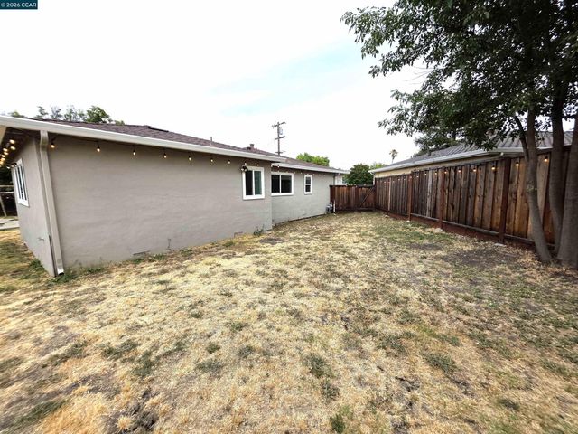 2068 Revere Dr, Concord, CA 94520