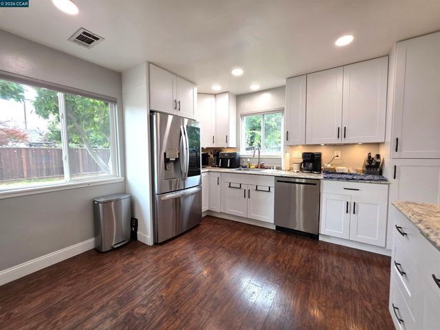 2068 Revere Dr, Concord, CA 94520