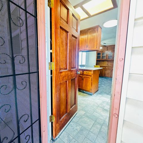 1633 Walnut, Escalon, CA 95320