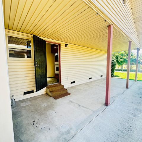 1633 Walnut, Escalon, CA 95320