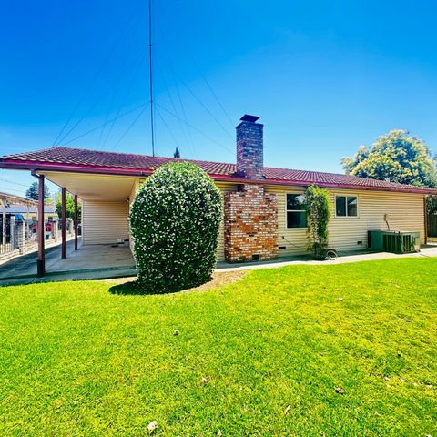 1633 Walnut, Escalon, CA 95320