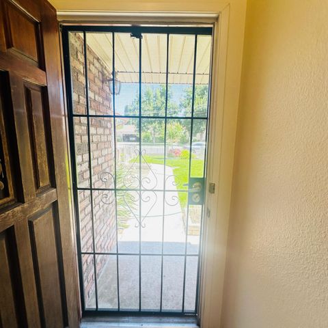 1633 Walnut, Escalon, CA 95320